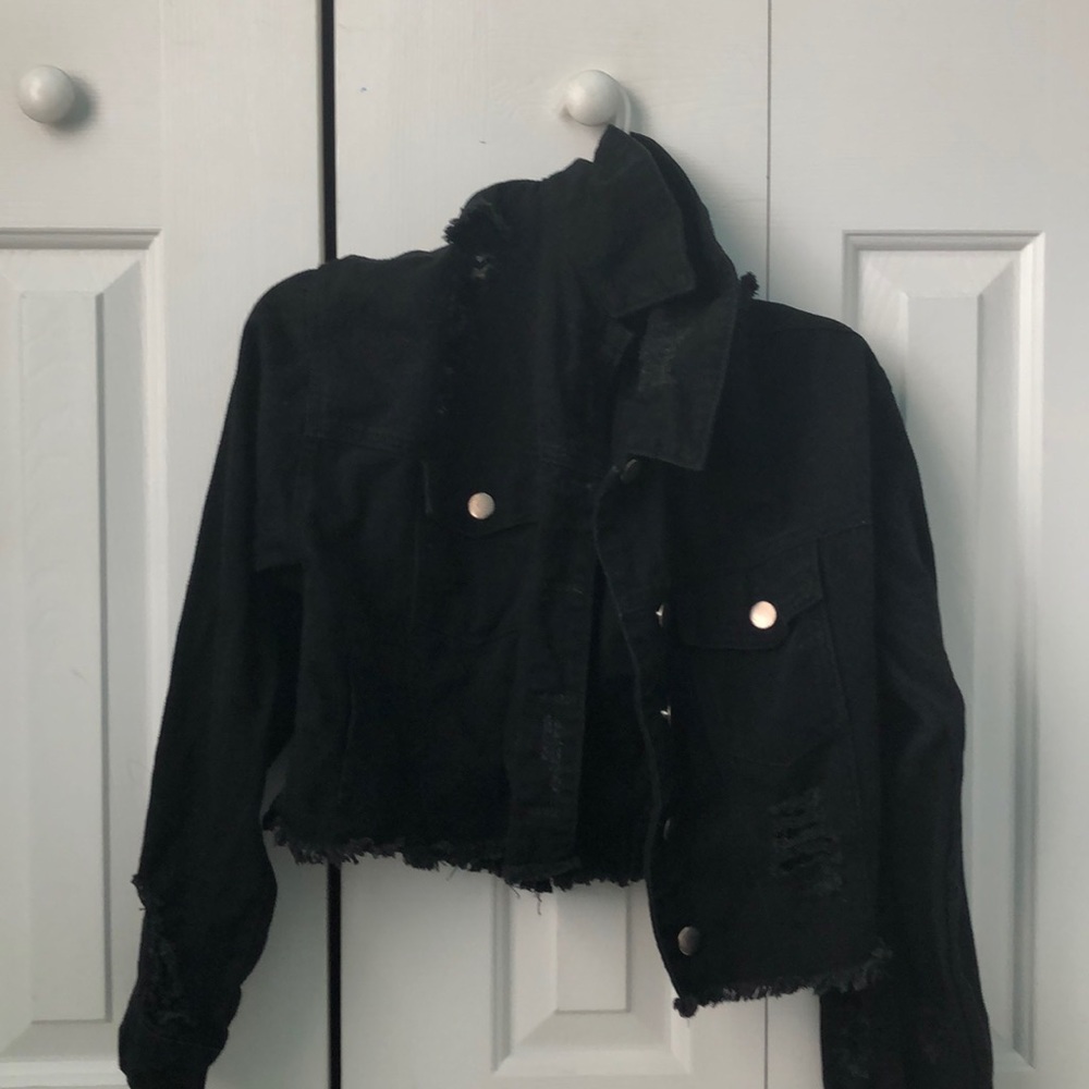 Forever 21 cropped distressed denim jacket